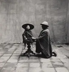 Irving Penn, Father kneeling with seated child, Cuzco, Peru, 1948, Vintage gelatin silver print, printed