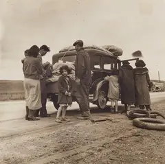 Dorothea Lange, Mexican Migrant Family with Tire Trouble, California, 1936, Vintage gelatin silver print