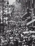 Andreas Feininger, Lunch Rush on 5th Avenue, New York, 1950, Gelatin silver print, printed later by Teresa Engle