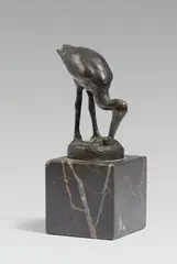 Fressender Storch (aus "Kleiner Tierpark") by August Gaul, 1915, Bronze, sold May 2025