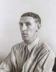 August Sander, The painter (Heinrich Hoerle), 1928, Gelatin silver print, printed later by Gunther Sander