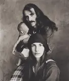 Irving Penn, Hippie Family Kelly, San Francisco, 1967, Platinum-palladium print on Arches paper, printed