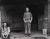 Shelby Lee Adams, Paul with Mother and Bucket, 1985, Gelatin silver print