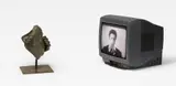 Nam June Paik, Selbstbildnis/Kopf mit einer Hand