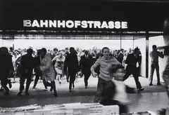 Rudolf Holtappel, Eröffnung Karstadt Saarbrücken, 1971, Gelatin silver print, printed