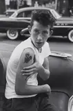 Bruce Davidson, Lefty showing off his new tattoo (from the series: Brooklyn Gang), 1959, Gelatin silver print, printed