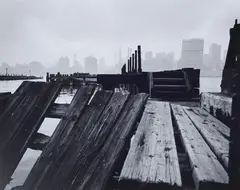 Thomas Lüttge, East River, New York, 1985, Selenium-toned gelatin silver print, printed