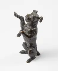 Renée Sintenis, Schönmachender Hund, 1927, Bronze