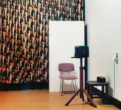 Thomas Demand, Fotoecke/Photobooth, 2009, Chromogenic print on aluminium composite panel, face-mounted to plexiglass