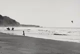 Elliott Erwitt, Stinson Beach Boy with Kite