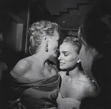 Larry Fink, Meryl Streep & Natalie Portman, Oscar Party, Los Angeles, 2009, Gelatin silver print, printed