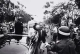 Robert Lebeck, A Congolese snatches the Sword away from King Baudouin of Belgium, Léopoldville
