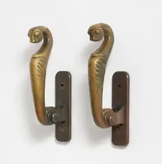 "Katze" by Ewald Mataré, Circa 1960, 2 door handles, bronze, offered Dec 2022