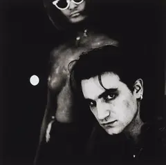 Anton Corbijn, Bono and Nassim, Santa Cruz, 1991, Gelatin silver print (lith print)