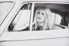 Jacques Héripret, Brigitte Bardot am Steuer ihres Rolls-Royce, 1968, Gelatin silver print, printed later