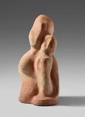 Franz Wilhelm Seiwert, Mutter und Kind I, 1921, Clay sculpture. Light clay, fired with reddish tints