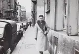 Gisèle Freund, Simone de Beauvoir surpris dans la rue par le photographe