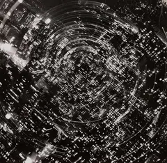 Fritz Henle, New York at night (RCA building, Rockefeller Center), 1945, Ferrotyped gelatin silver print, printed