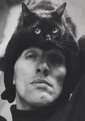 Peter H. Fürst, Herbert Tobias mit seiner Katze (from the series: Fotografen fotografieren Fotografen), 1961, Gelatin silver print, printed later