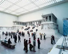 Thomas Struth, Pergamon V, Berlin, 2001, Chromogenic print on Kodak-Professional paper
