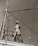 Herbert List, Junge am Hafen von Ermoupolis, 1938, Gelatin silver print, printed later
