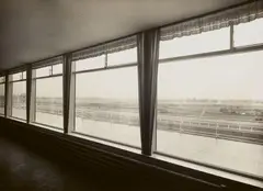 Ernst Scheel, Trabrennbahn Farmsen, Hamburg, 1929/30, 10 vintage gelatin silver prints, thereof 3 hand tinted. From