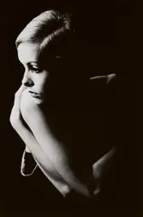 Burt Glinn, Twiggy, 1966, Posthumous gelatin silver print