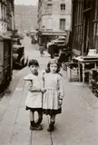 Édouard Boubat, Les petites Fillettes de la Place Maubert, Paris