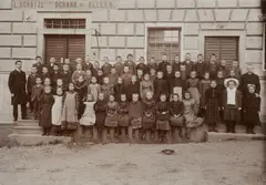 Volksschulklasse by August Sander, c. 1908, Collodion print, offered Nov 2019