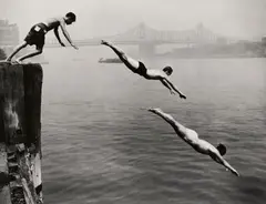 Arthur Leipzig, Divers, East River, New York, 1948, Gelatin silver print, printed later