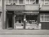 Tata Ronkholz, Duisburg-Neudorf, Kammstr. 131 (from the series: Trinkhallen)