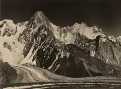 Vittorio Sella, Grupo del Gasherbrum da Occidente, 1899, Gelatin silver print, printed probably 1920s