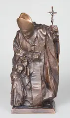 Kucz, Papst Johannes Paul II., Bronze, gegossen.. Kleines Modell der Skulptur in Kalisz. Stab verloren, linke Schulter mit Kratzern. H