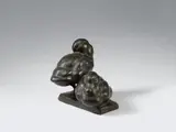 Doppelgruppe (Stehender Schwan putzt sich). Figur vom Schwanenkükenbrunnen am Berliner Kurfürstendamm by August Gaul, 1905, Bronze, sold Dec 2017
