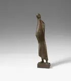 Emy Roeder, Tripoli II. Stehende verhüllte Frau, 1960/1961, Bronze sculpture