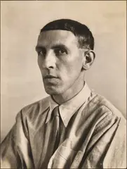 August Sander, The painter Heinrich Hoerle, 1928, Gelatin silver print, printed before