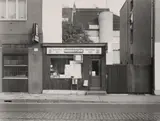Tata Ronkholz, Dusseldorf, Kölner Landstrasse 84 (from the series: Trinkhallen)