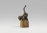 Fritz Bernuth, Sich beugender Pavian, Bronze sculpture on a marble plinth