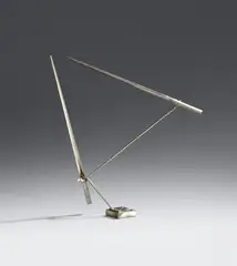 George Rickey, Two fixed two moving lines variation I, 1975, Kinetic stainless steel sculpture made of 2 adjustable needles. Height of the suspension including plinth: approx