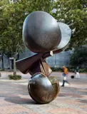 Fritz Koenig, Große Flora D, 1979/1980, Bronze with gold-brown patina. Approx