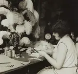 Germaine Krull, Les Plumassières (from the series: Les Ouvrières de Paris)