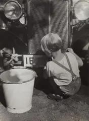 Schwerarbeit by Max Baur, 1930s, Vintage gelatin silver print, offered Dec 2016