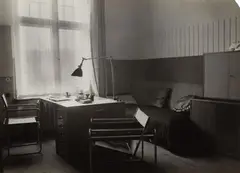 Cami Stone, Arbeitsraum in der Wohnung von Erwin Piscator, c. 1930, Vintage gelatin silver print