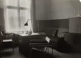Cami Stone, Arbeitsraum in der Wohnung von Erwin Piscator, c. 1930, Vintage gelatin silver print