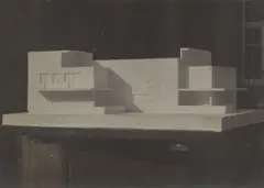 Modell eines Bauhausmeister-Einzelhauses, Dessau by Bauatelier Walter Gropius, 1925/26, Vintage gelatin silver print, sold Jun 2016