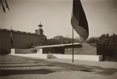 Berliner Bild-Bericht, Barcelona-Pavillon. Frontseite von Nordost gesehen, 1929, Vintage gelatin silver print