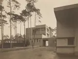 Frank Linkhorst, Haus Goldstein, Berlin-Westend, Blick vom Wirtschaftshof, 1924, Vintage gelatin silver print