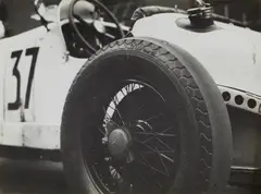 Martin Badekow, Detail eines Mercedes Rennautos, 1931, Vintage gelatin silver print
