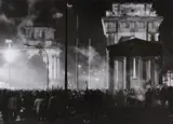 Barbara Klemm, Tag der deutschen Vereinigung, Berlin, 3. Oktober 1990 (German Unity Day, Berlin, 3rd October 1990)