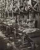 Germaine Krull, Bohrmaschinen (Drilling machines)